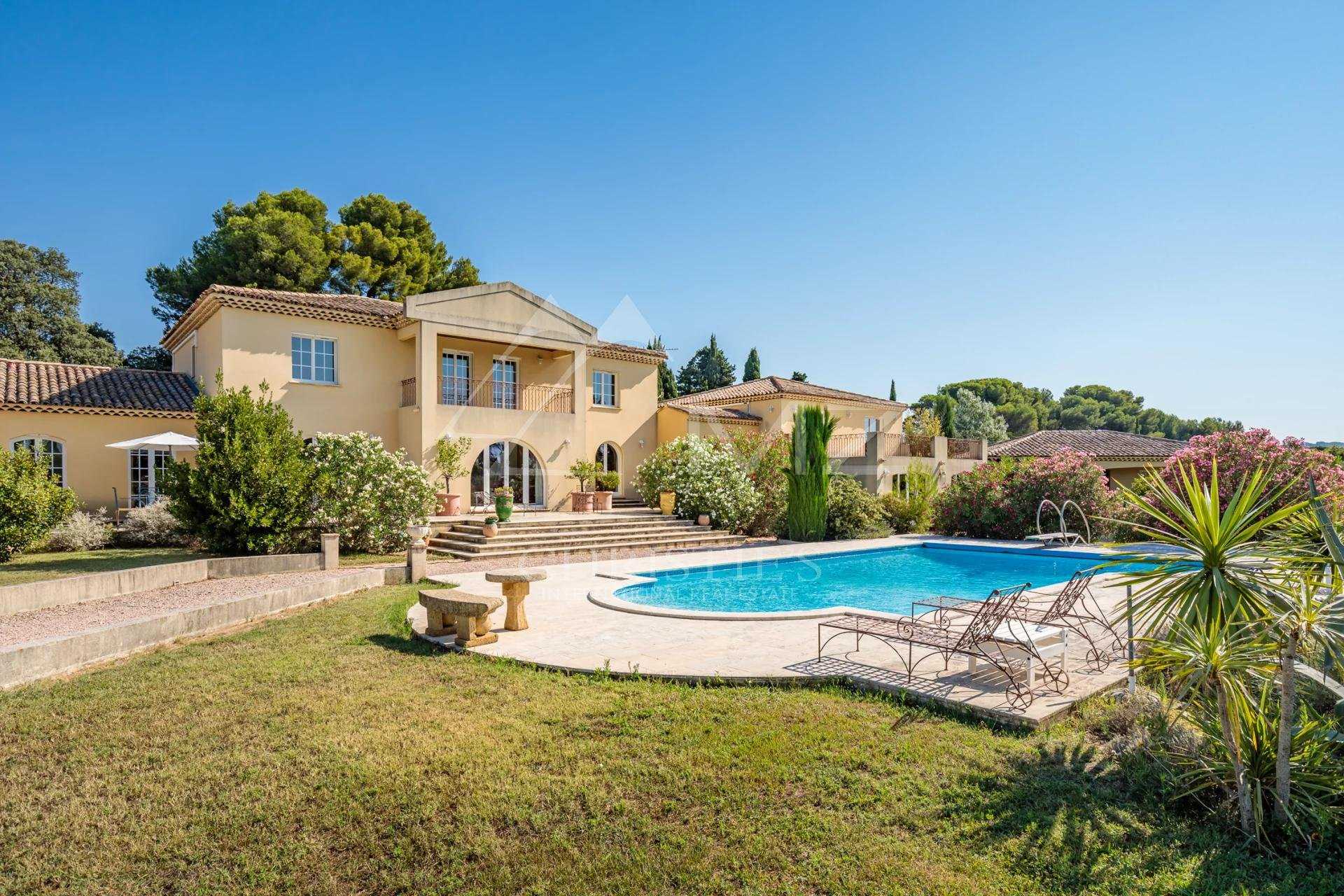 Huis in Maussane-les-Alpilles, Provence-Alpes-Cote d'Azur 10763386
