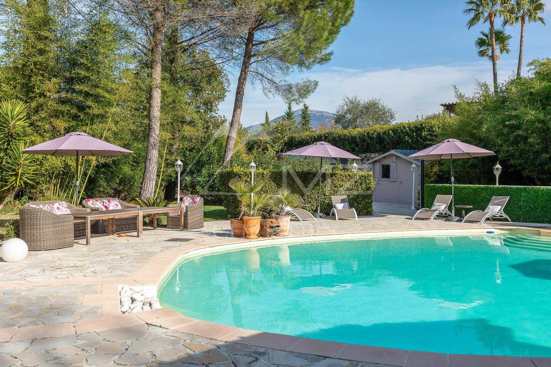 Rumah di Chateauneuf-Grasse, Provence-Alpes-Cote d'Azur 10763393