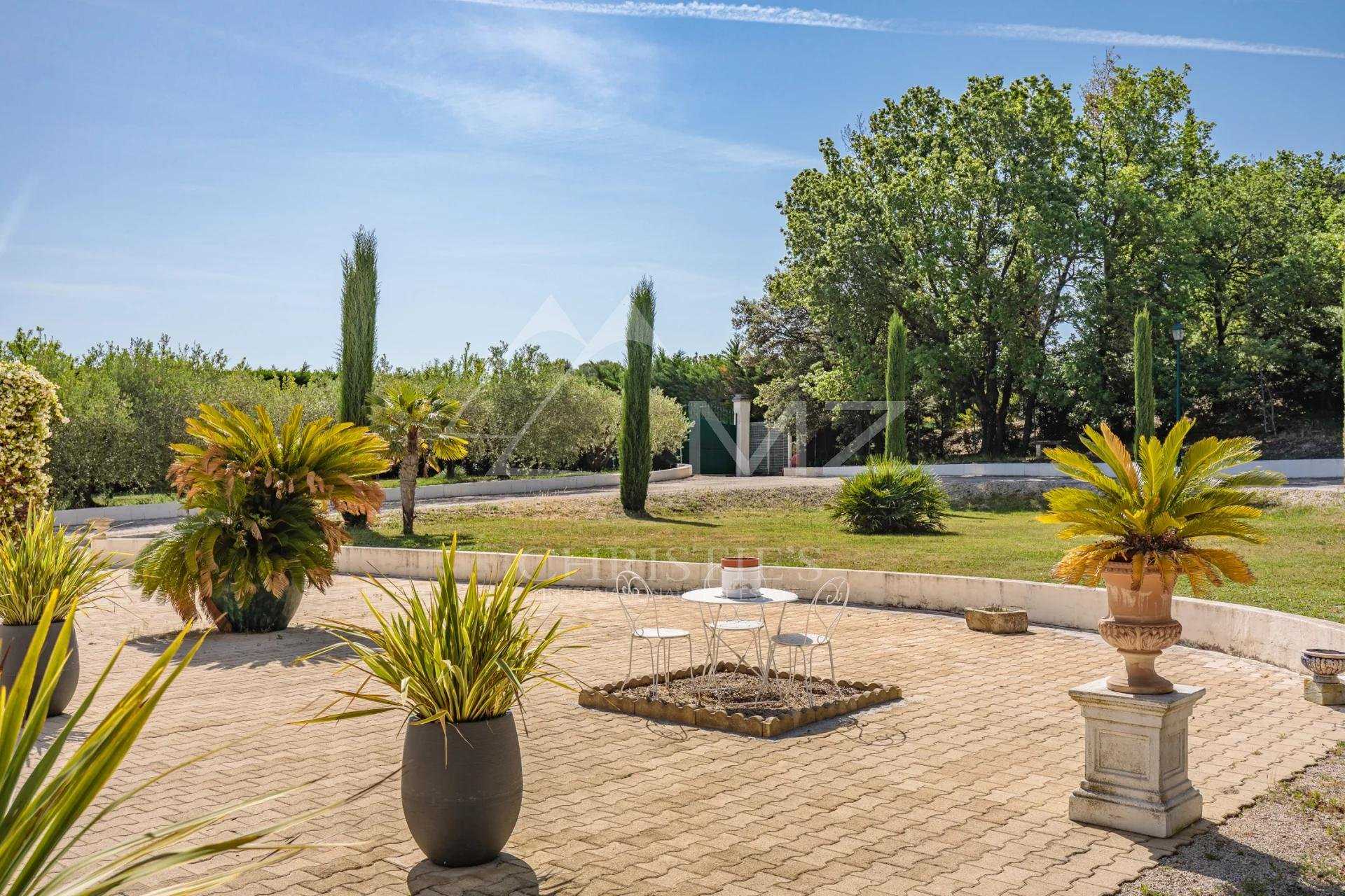 Huis in Eyragues, Provence-Alpes-Cote d'Azur 10763397