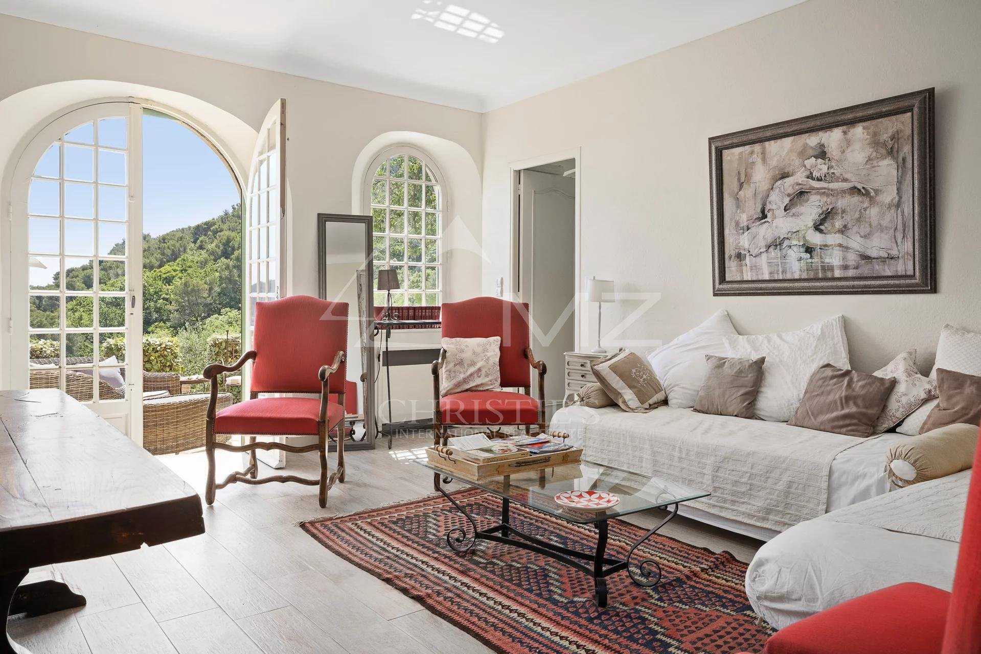 Talo sisään Cabris, Provence-Alpes-Cote d'Azur 10763400