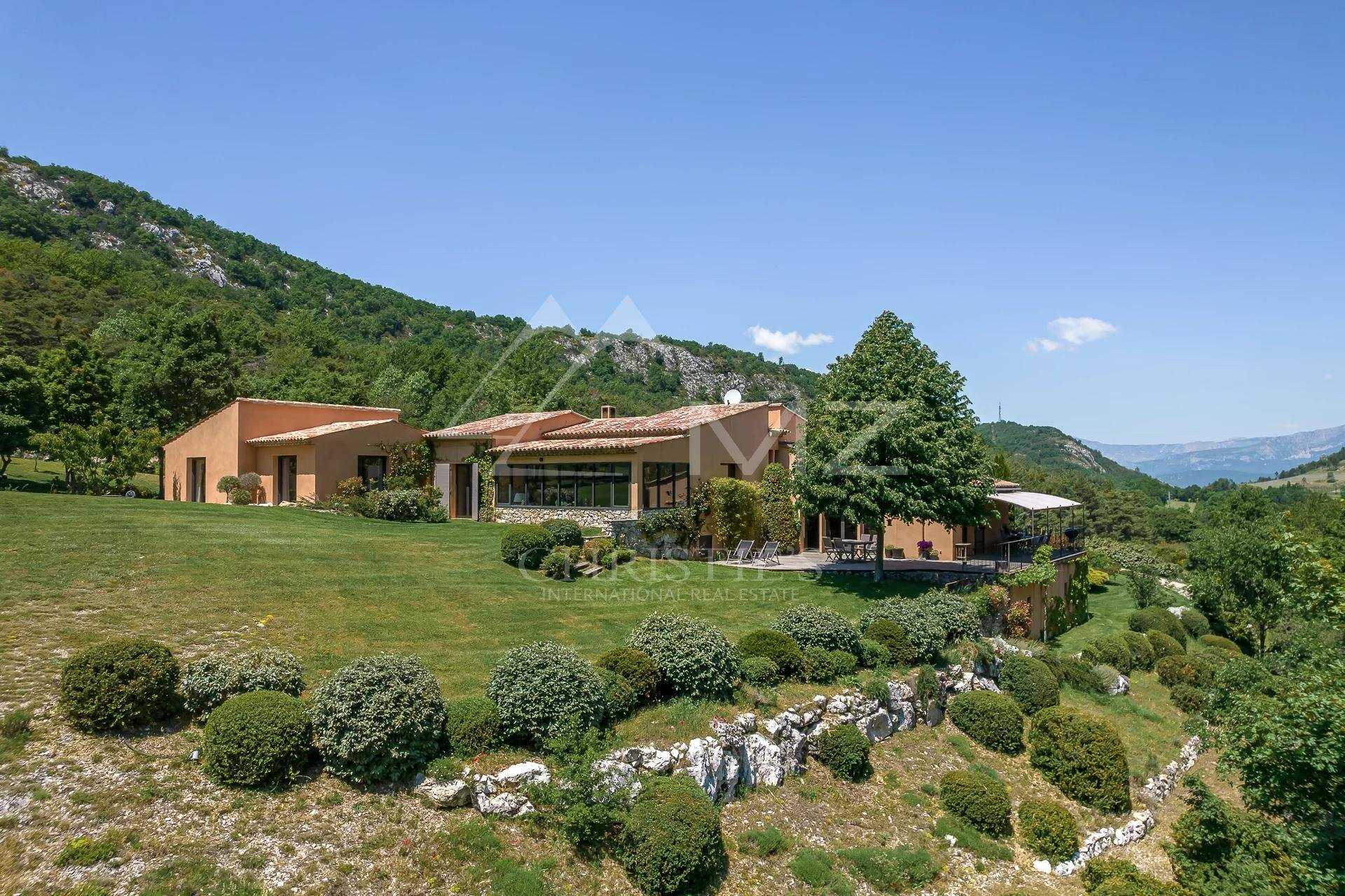 Rumah di Comps-sur-Artuby, Provence-Alpes-Cote d'Azur 10763401