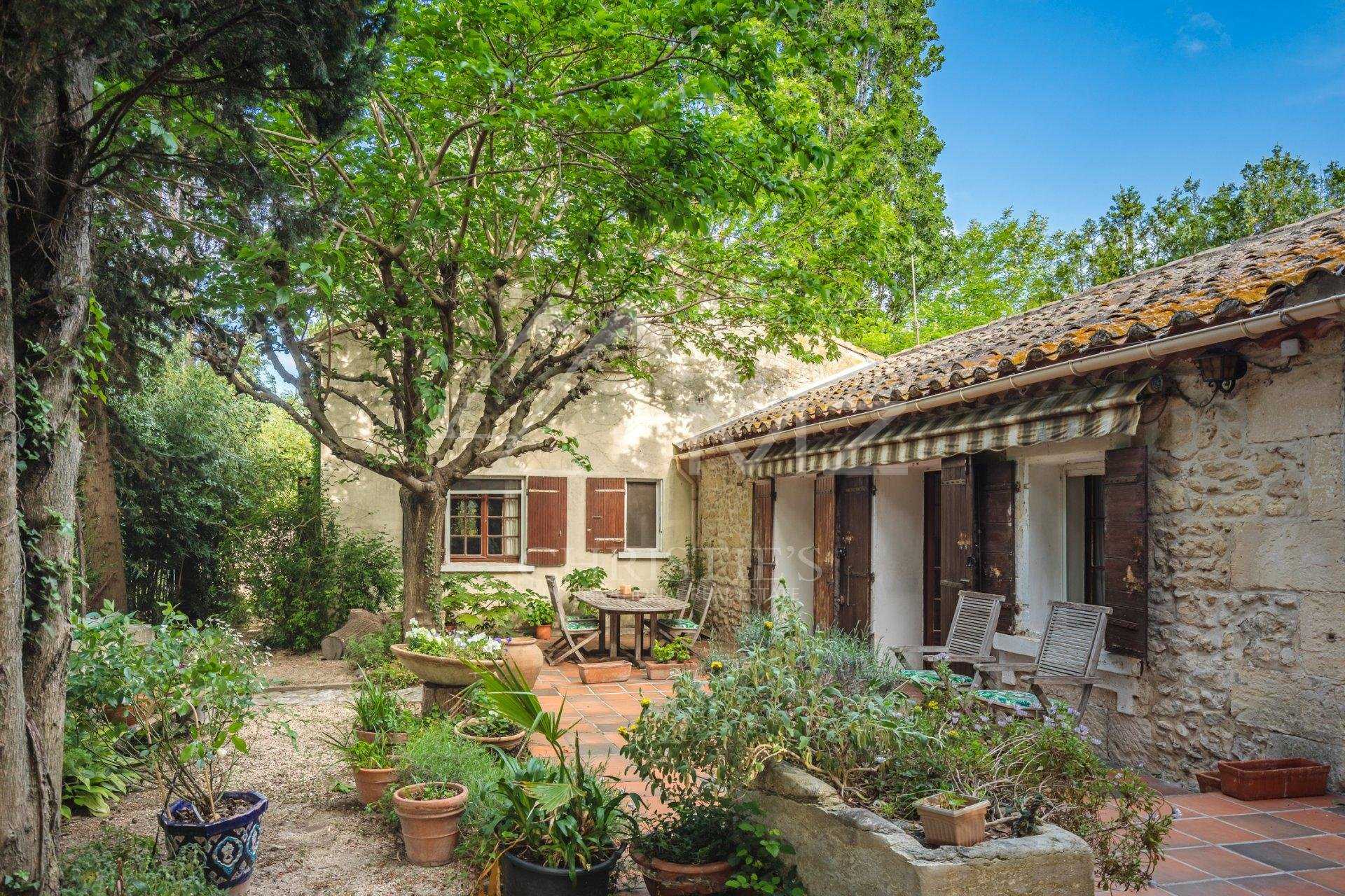 House in Fontvieille, Provence-Alpes-Cote d'Azur 10763402