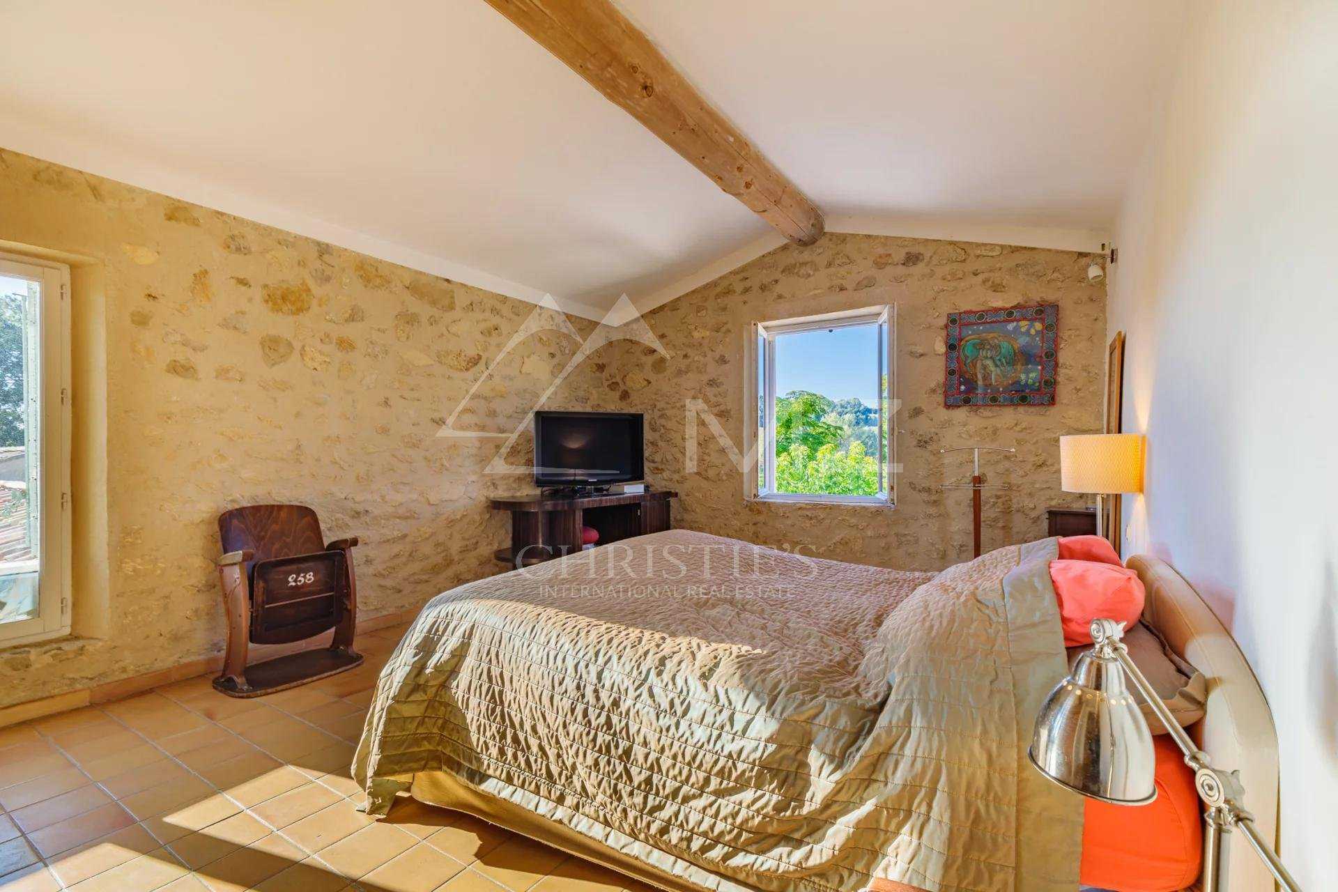 rumah dalam La Motte-d'Aigues, Vaucluse 10763406