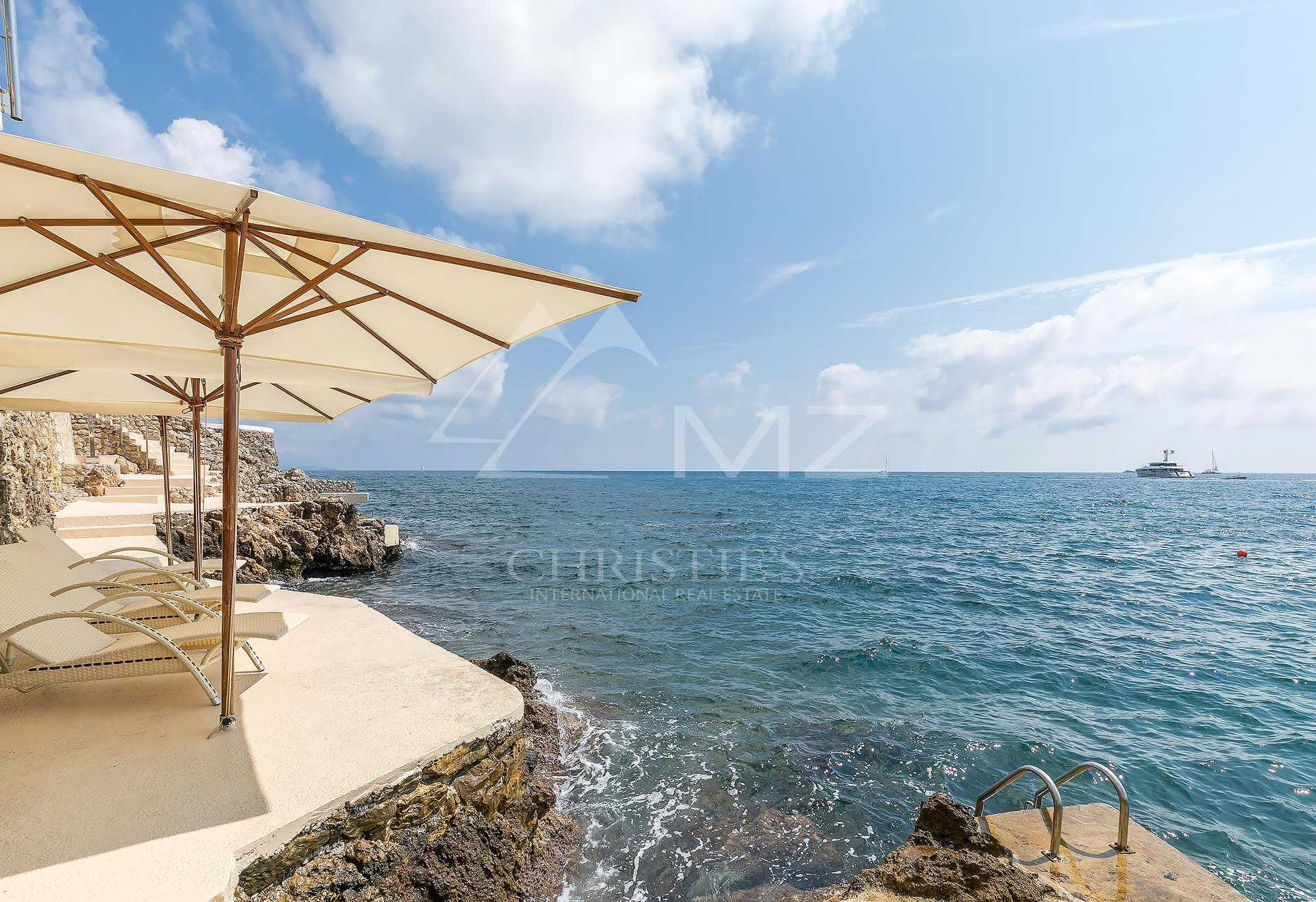 House in Antibes, Alpes-Maritimes 10763414