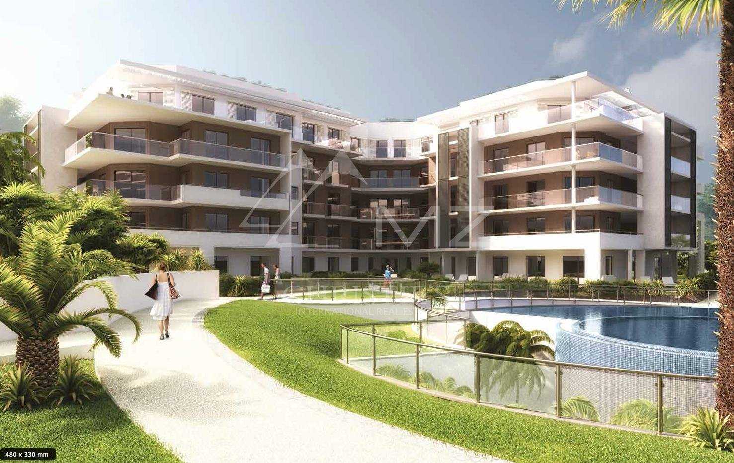 Condominium in Juan-les-Pins, Provence-Alpes-Cote d'Azur 10763436