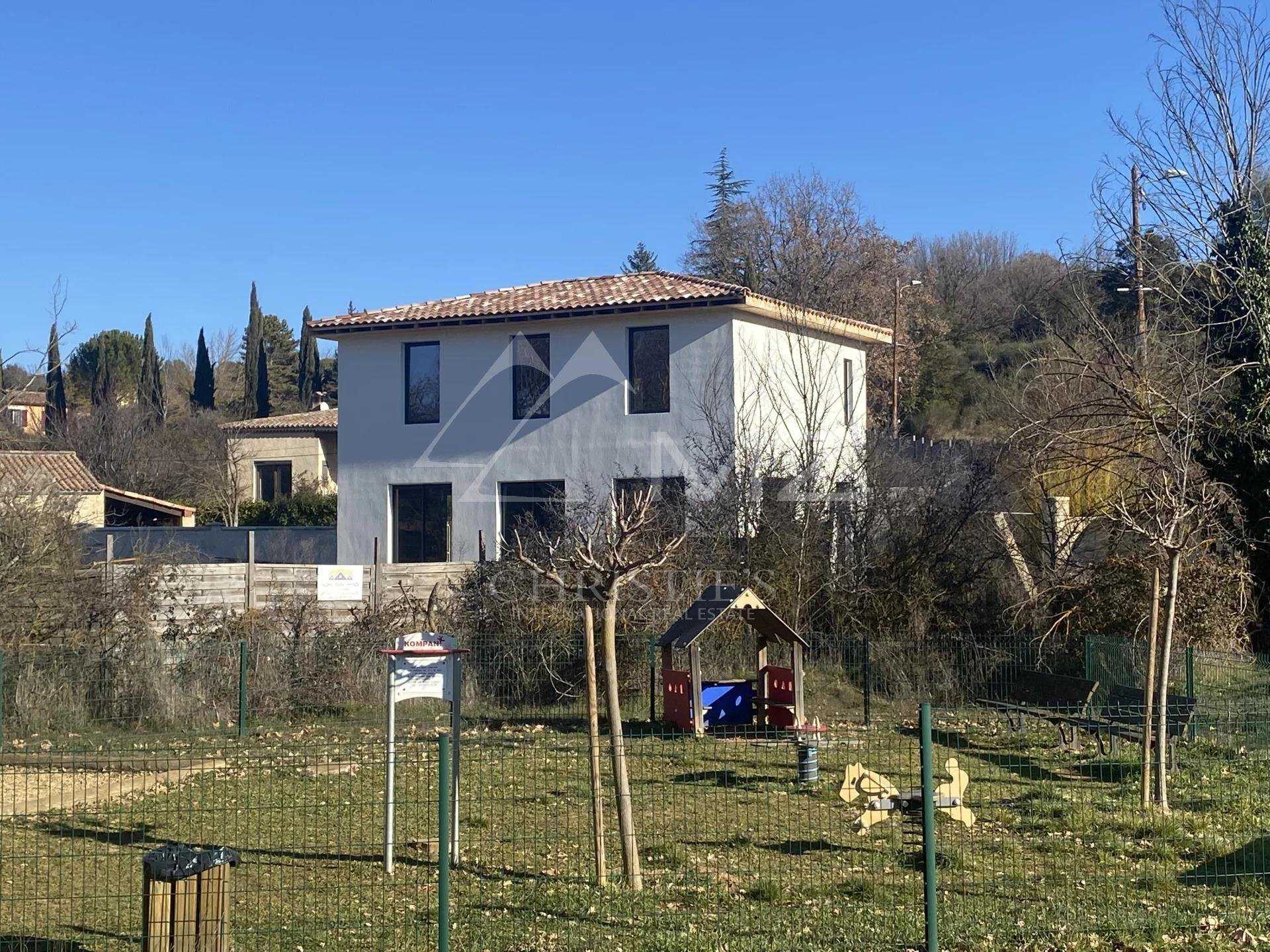 House in Brue-Auriac, Provence-Alpes-Cote d'Azur 10763453