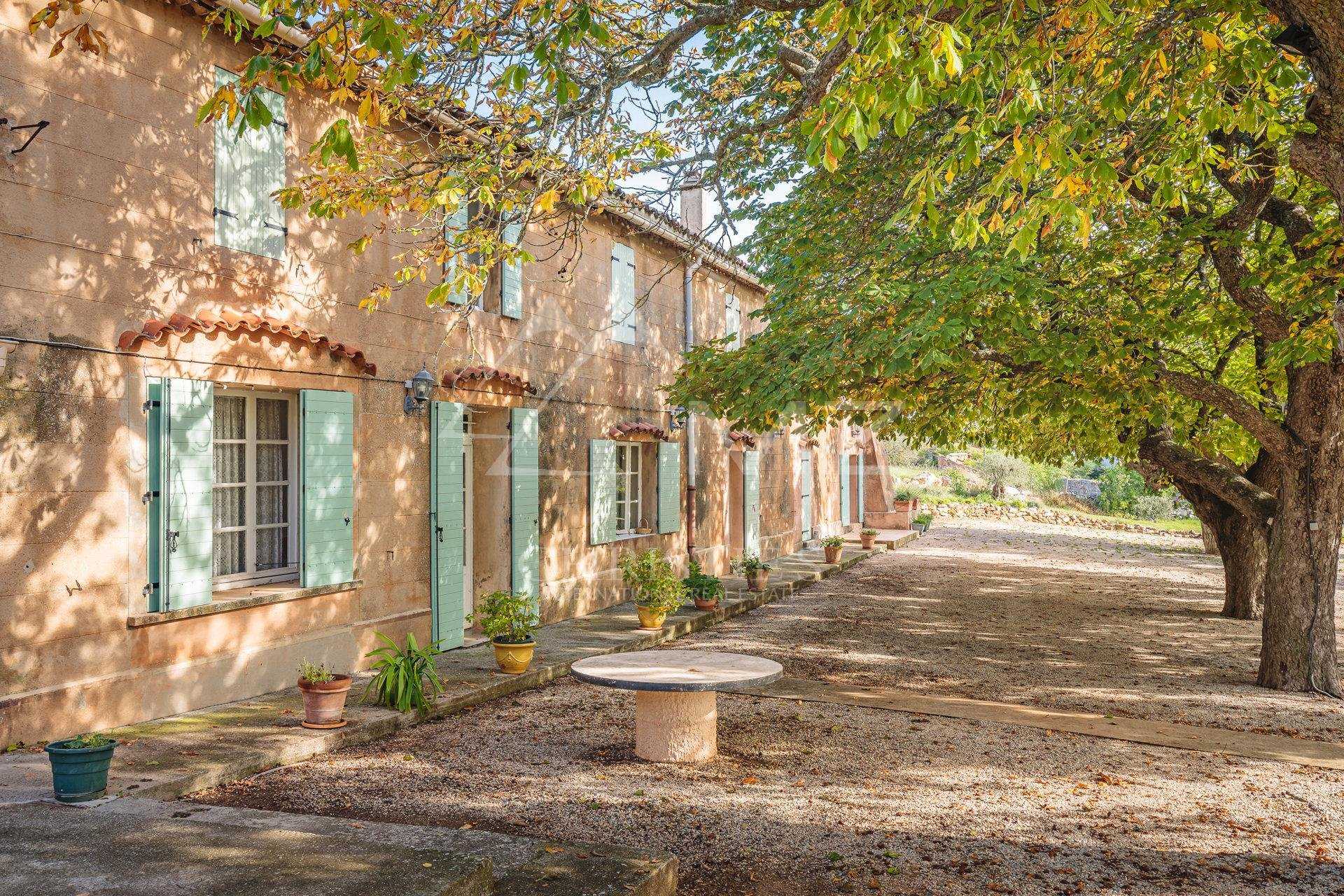 Talo sisään Aix-en-Provence, Var 10763464