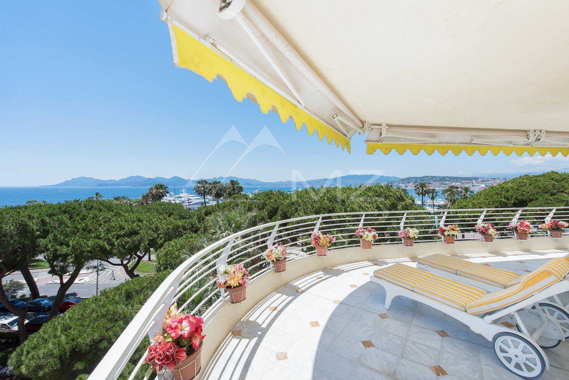 Condominium in Cannes, Alpes-Maritimes 10763470