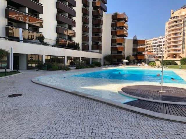 Condominium in Birre, Lisboa 10763489