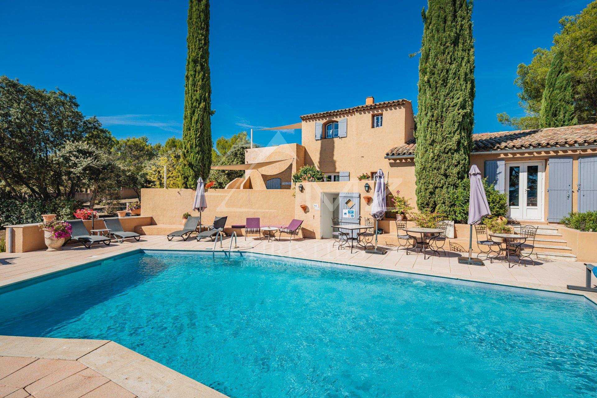 Rumah di Roussillon, Provence-Alpes-Cote d'Azur 10763528