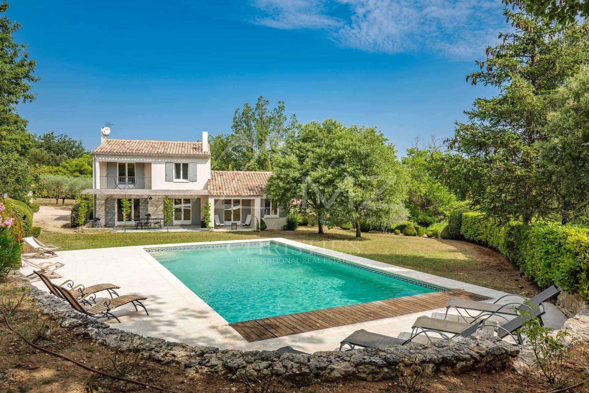 Rumah di Saint-Pantaleon, Provence-Alpes-Cote d'Azur 10763531