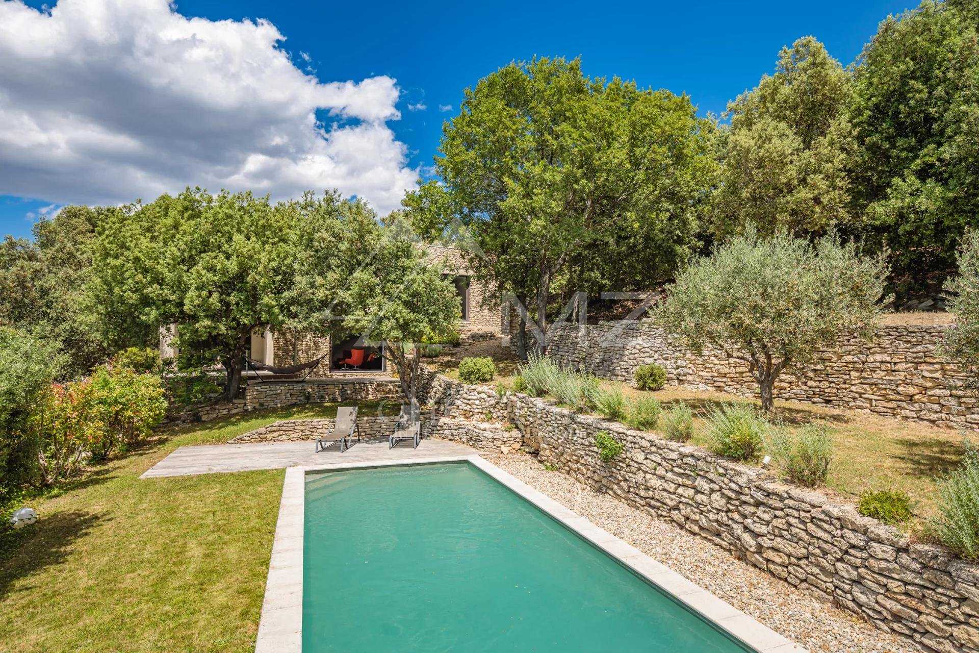 House in Gordes, Provence-Alpes-Cote d'Azur 10763533