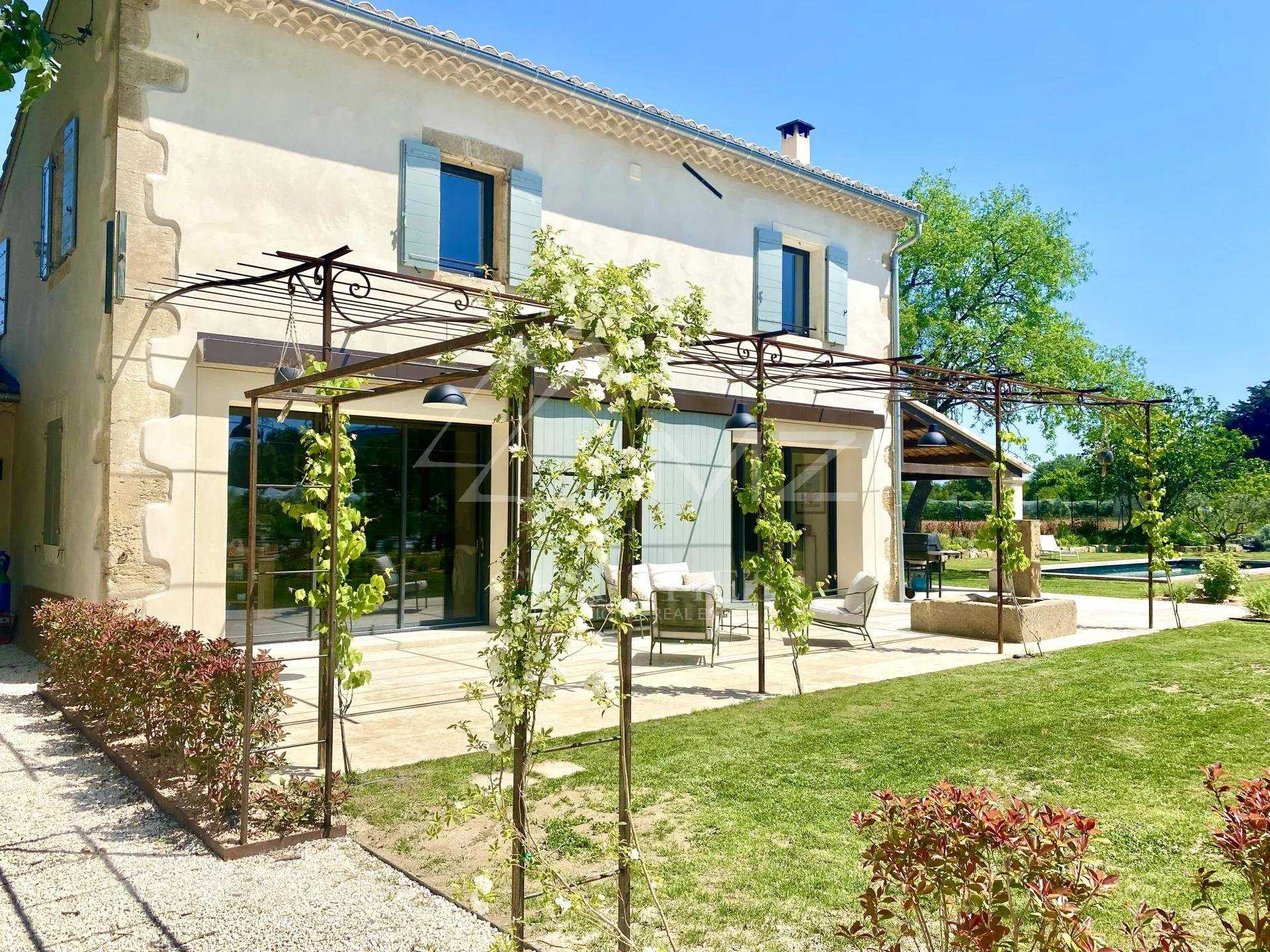 Other in Taillades, Provence-Alpes-Cote d'Azur 10763537