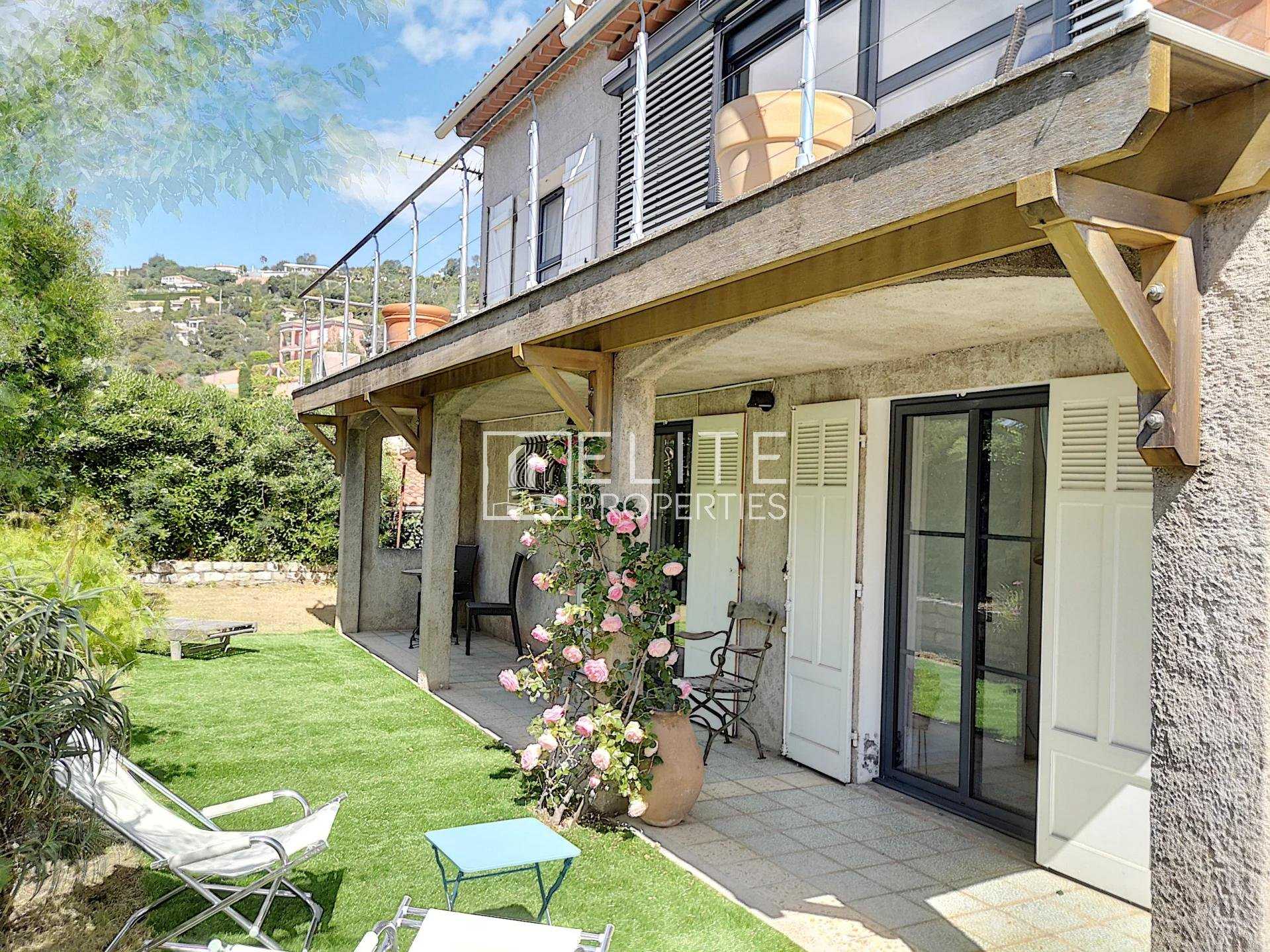 House in Mandelieu-la-Napoule, Provence-Alpes-Cote d'Azur 10763541