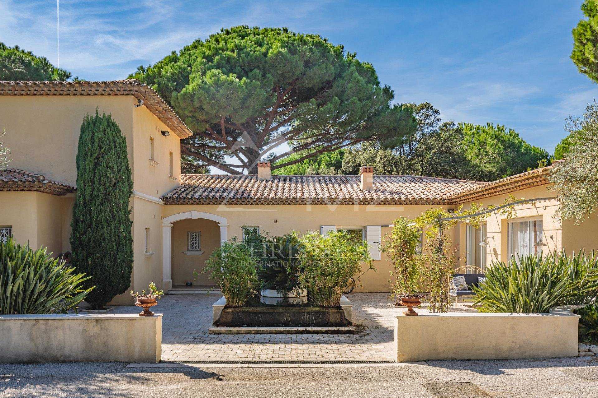 House in Ramatuelle, Provence-Alpes-Cote d'Azur 10763592