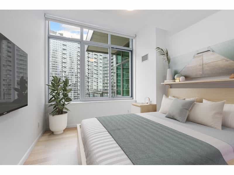 Condominium in Manhattan, New York 10763886