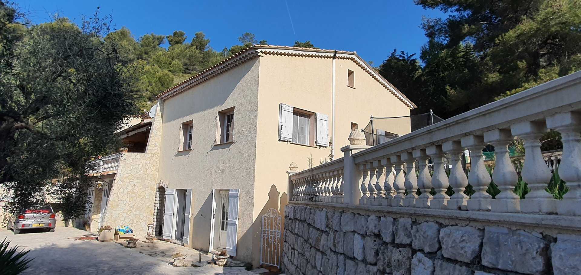 Rumah di Saint-André-de-la-Roche, Provence-Alpes-Cote d'Azur 10764281