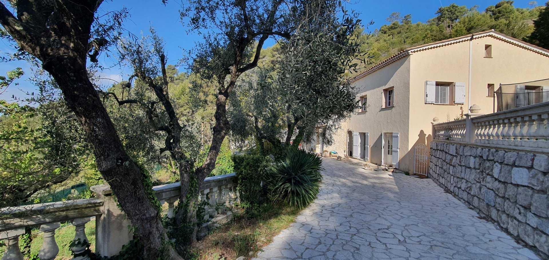 House in Saint-Andre-de-la-Roche, Provence-Alpes-Cote d'Azur 10764281