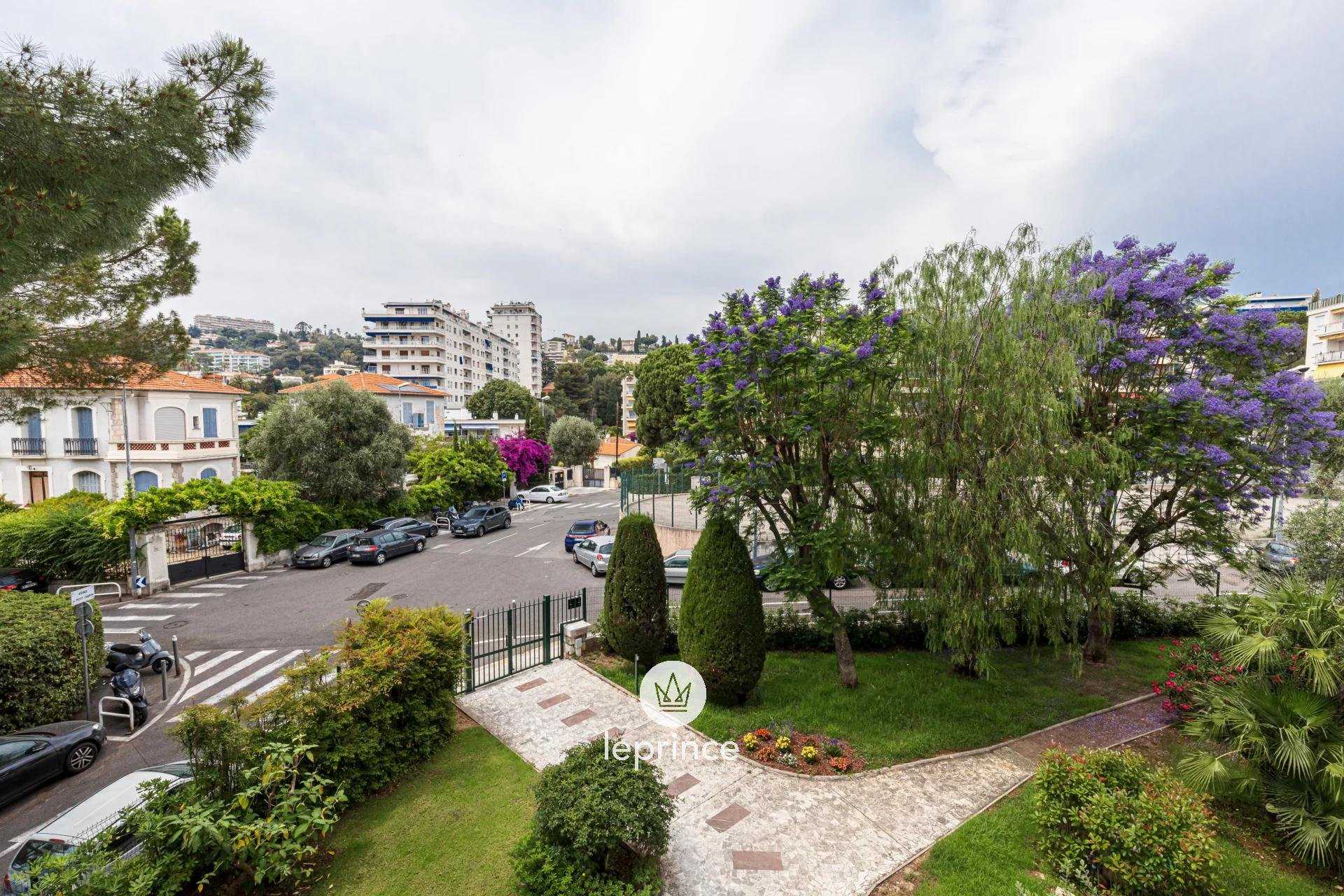 Condominium in Nice, Alpes-Maritimes 10764282