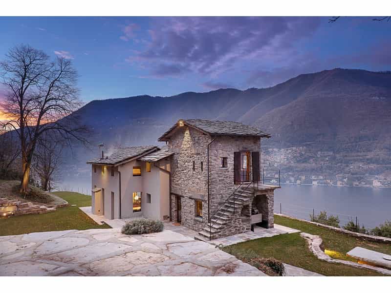 House in Torno, Lombardy 10764379