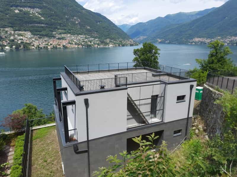 House in Torno, Lombardy 10764381