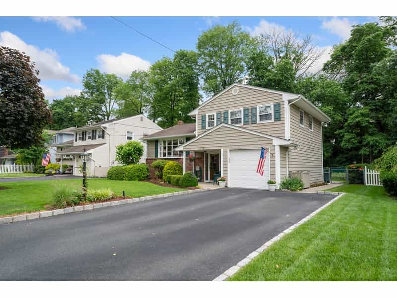 House in Fanwood, New Jersey 10764387