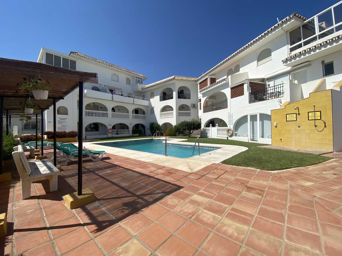 Condominium in Fuengirola, Andalusia 10764799