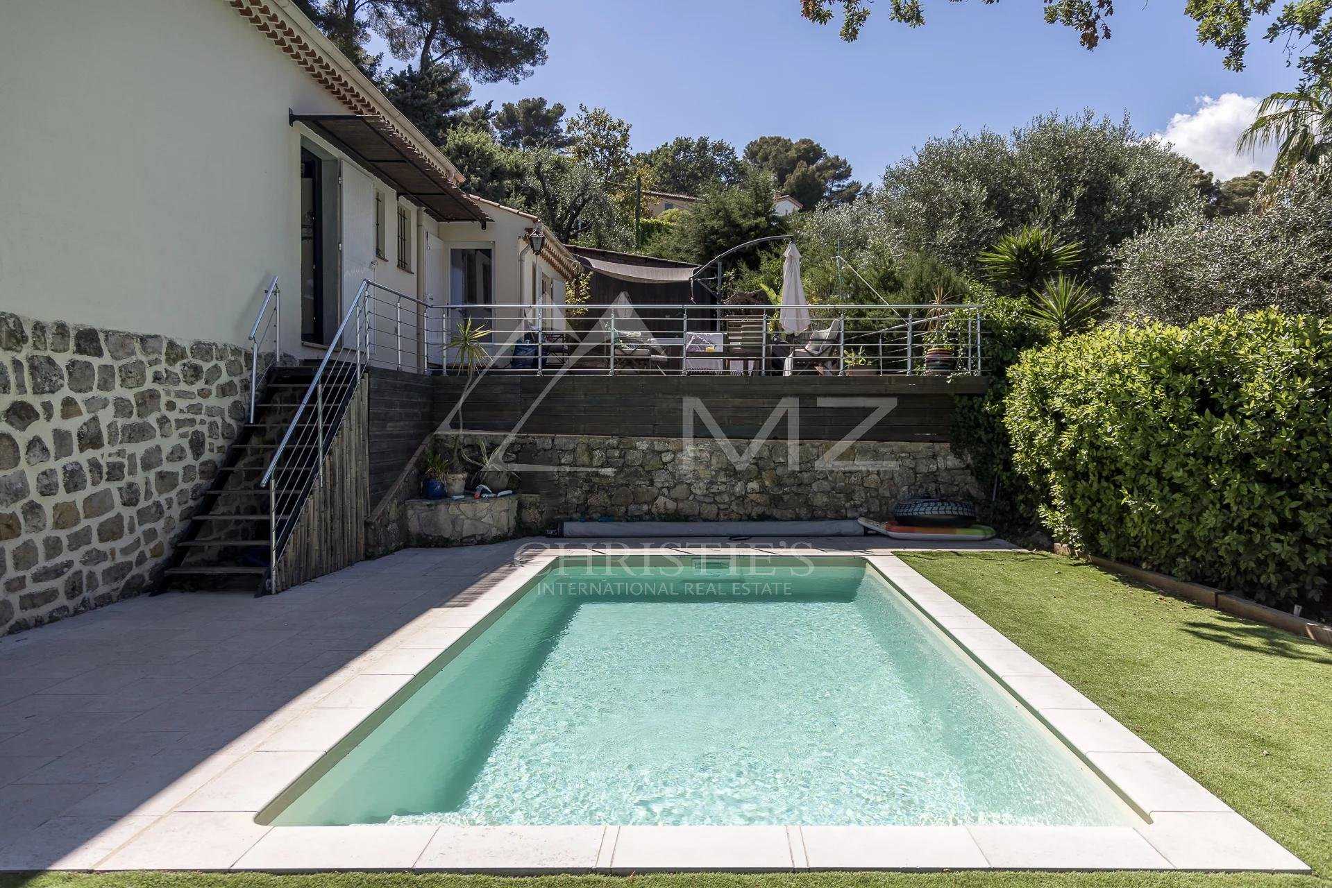 House in Mougins, Alpes-Maritimes 10765189