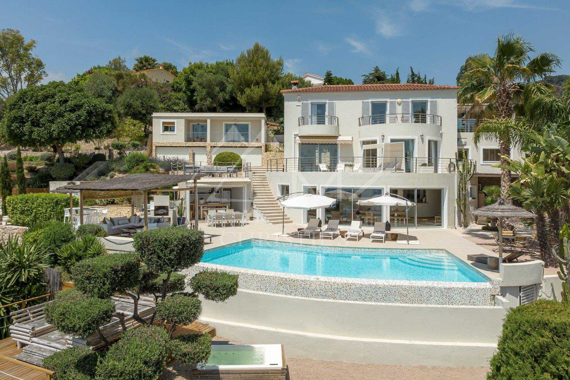 casa en Garavan, Provence-Alpes-Cote d'Azur 10765190