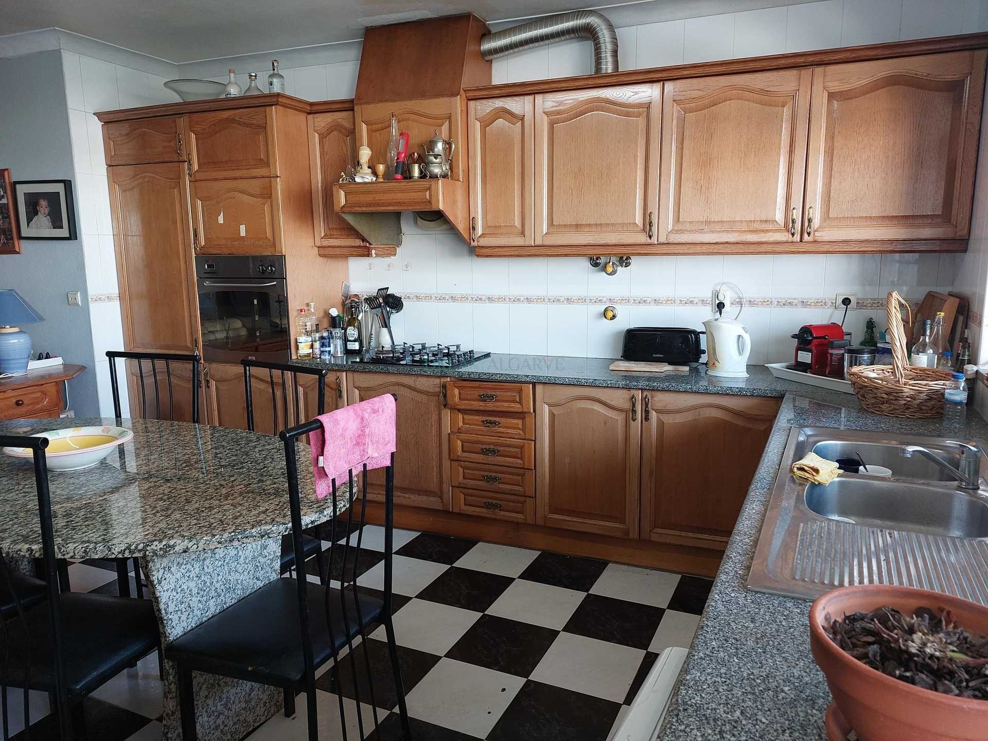 Condominium in Bensafrim, Faro 10765819