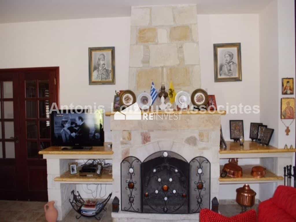 Haus im Pyrgos, Larnaka 10766359