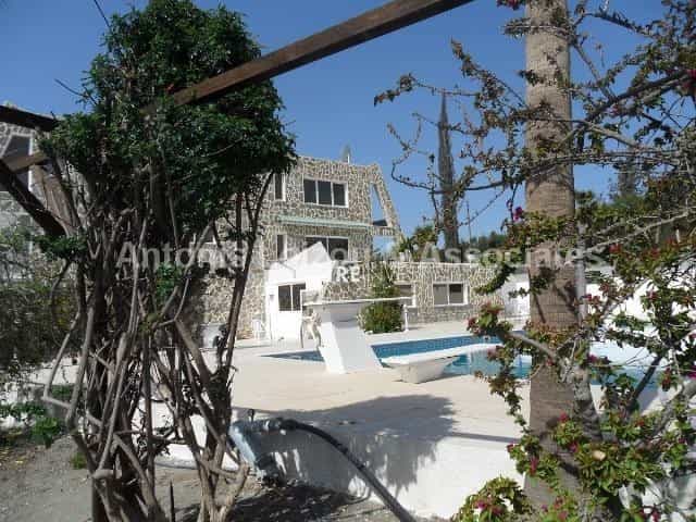 rumah dalam Pyrgos, Limassol 10766538