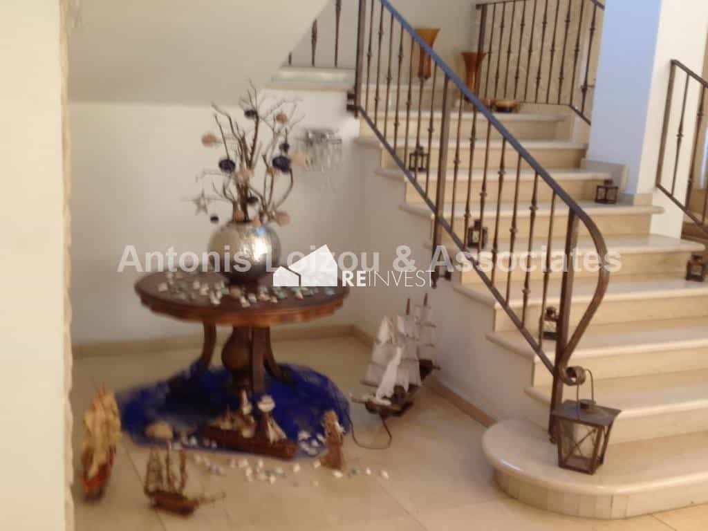 Будинок в Strovolos, Nicosia 10766664