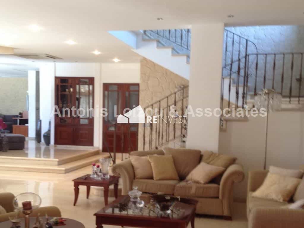 Будинок в Strovolos, Nicosia 10766664