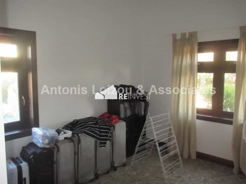 Haus im Perivolia, Larnaca 10766763