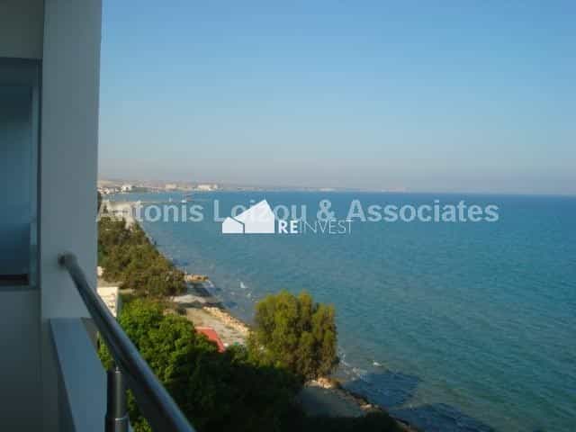 Condominium in Voroklini, Larnaca 10766777