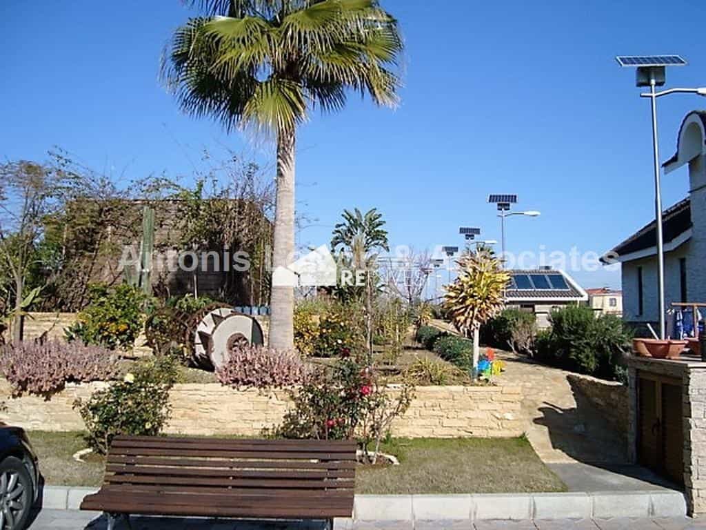 Будинок в Aradip, Larnaka 10766835
