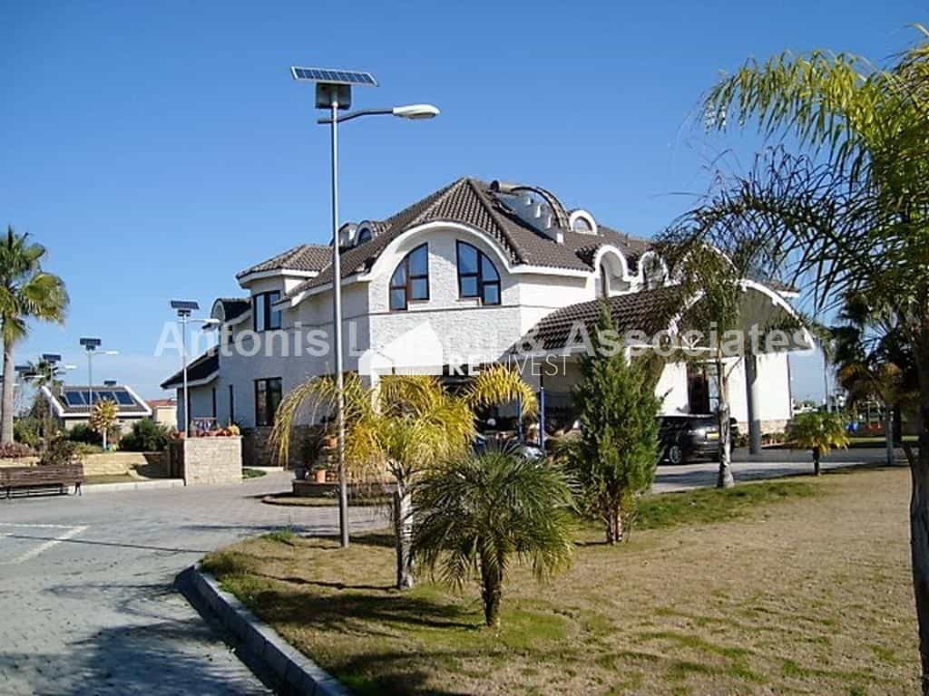 Rumah di Livadia, Larnaka 10766835