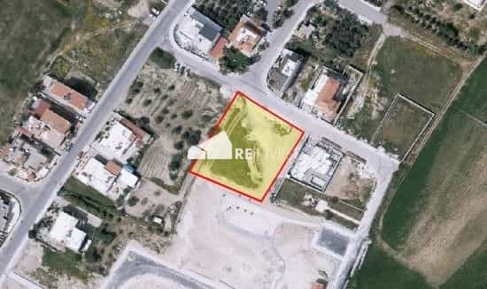 Tanah di Dromolaksia, Larnaca 10766898