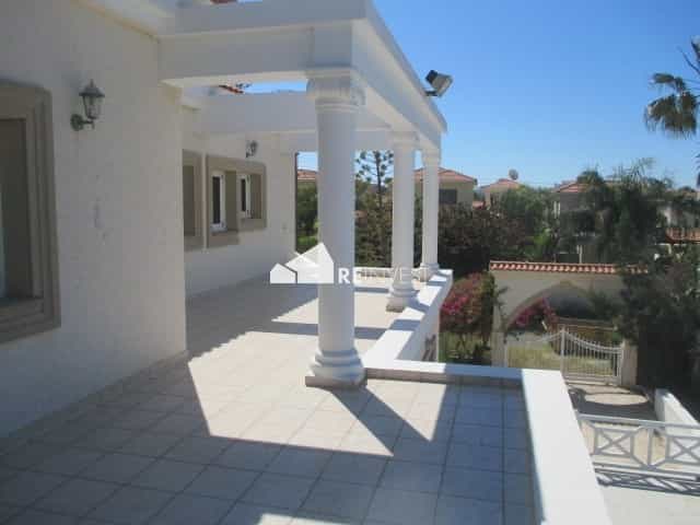 casa en Bahçalar, Larnaka 10766958