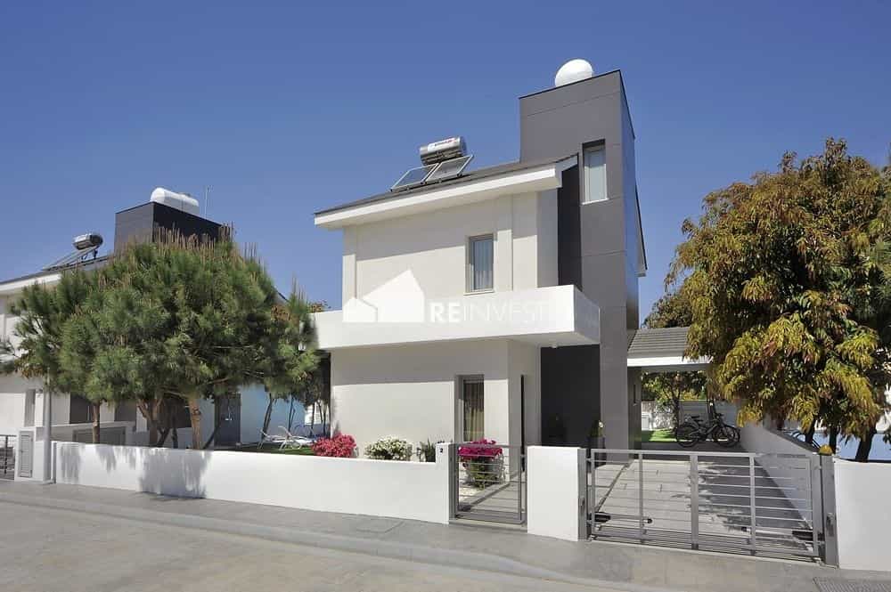 жилой дом в Perivolia, Larnaca 10768581