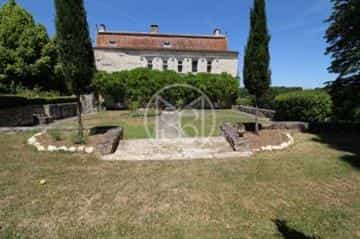 House in La Roquille, Nouvelle-Aquitaine 10769187