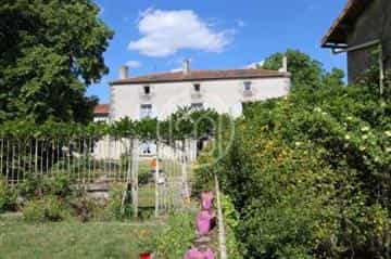 House in Parthenay, Nouvelle-Aquitaine 10769207