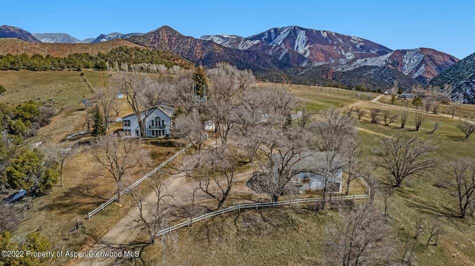 House in Glenwood Springs, Colorado 10770408