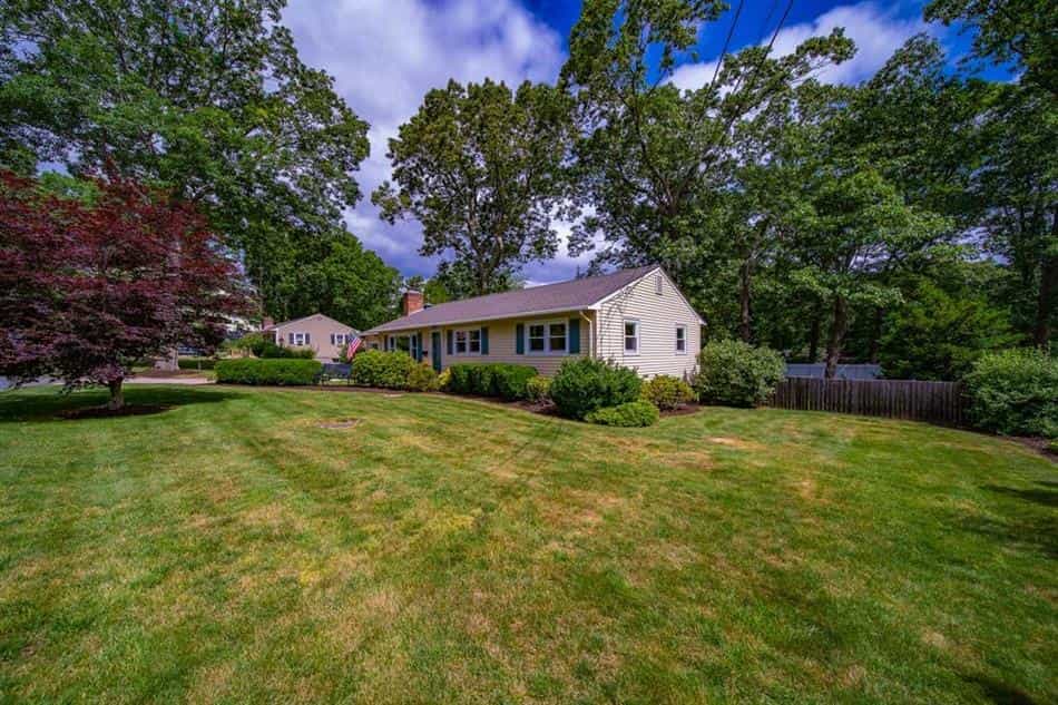 House in Quidnessett, Rhode Island 10770596