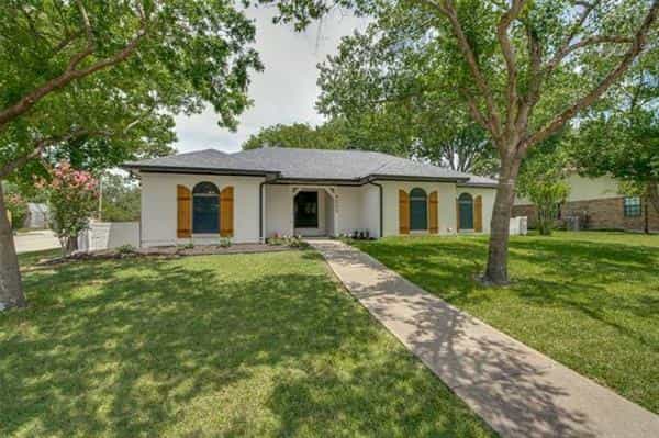 House in Rowlett, Texas 10770815