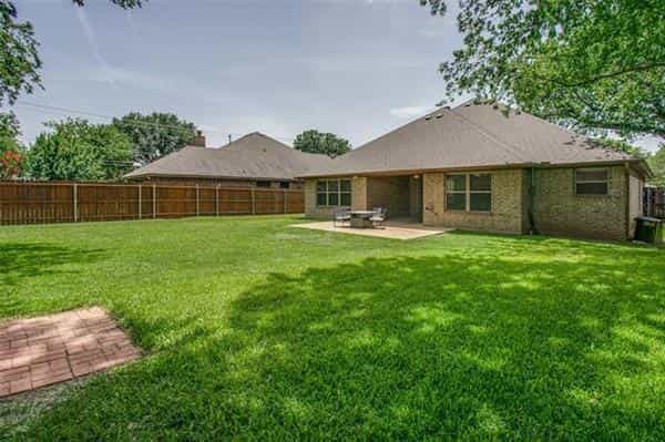Hus i North Richland Hills, Texas 10770827