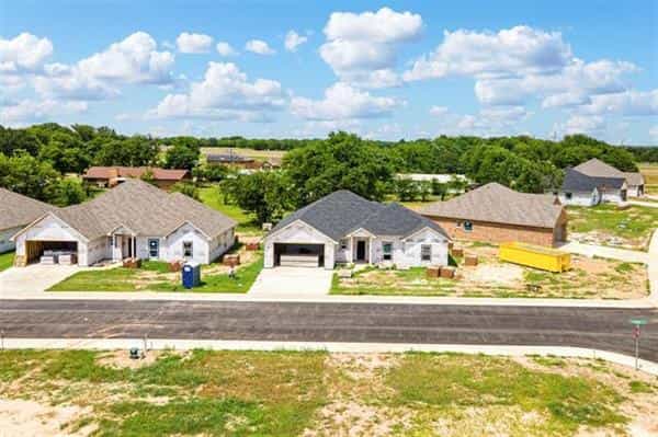 House in Mabank, Texas 10770868