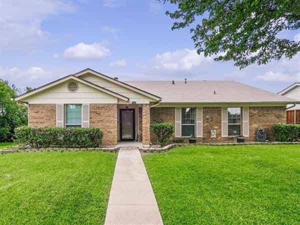 House in Highland Village, Texas 10770870