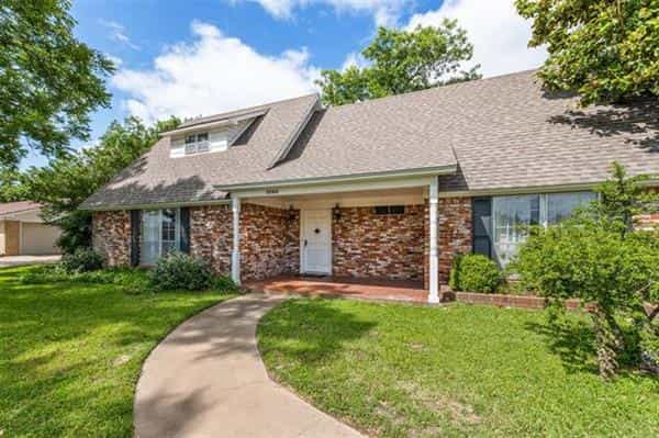 House in Stephenville, Texas 10770871